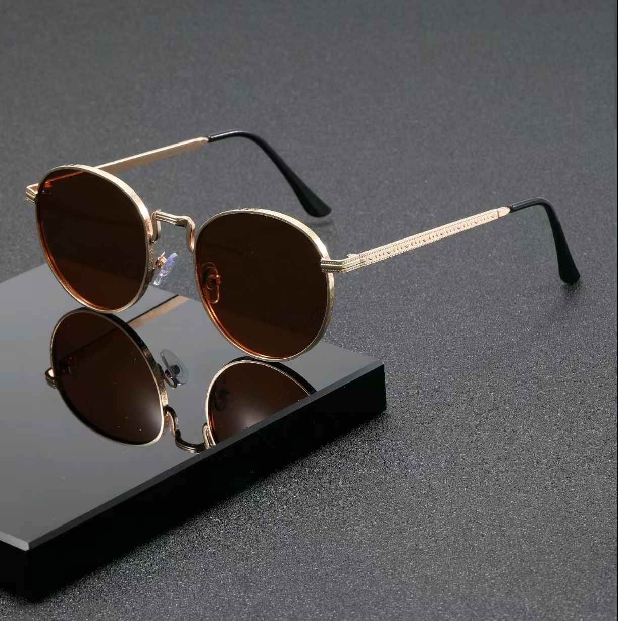 Fashion Classic Round Sunglass - огляд і ціна Vintage Fashion Enthusiasts